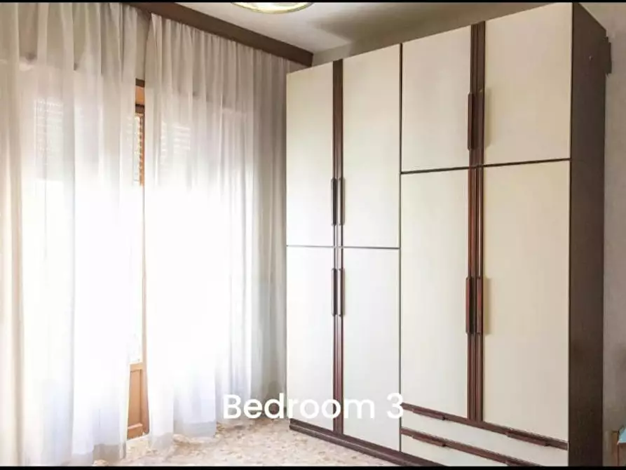 Immagine 3 di Camera in affitto  in Via di Val Tellina a Roma