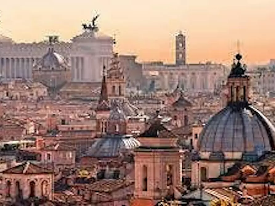 Immagine 7 di Camera in affitto  in Via Camilla a Roma