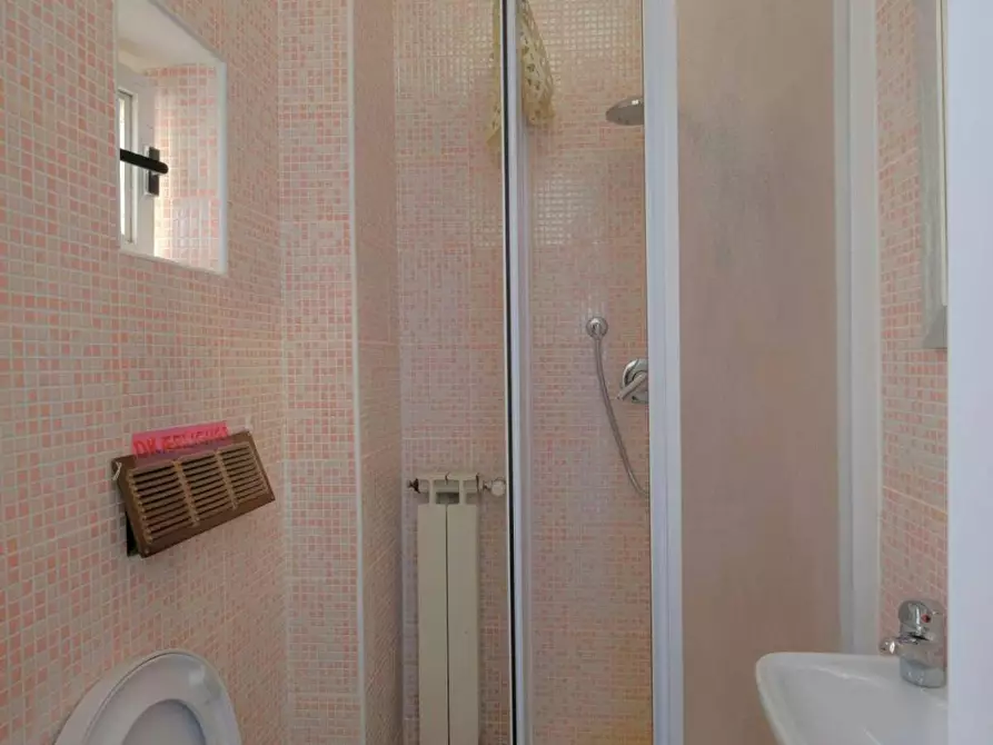 Immagine 6 di Camera in affitto  in Viale Giulio Cesare a Roma