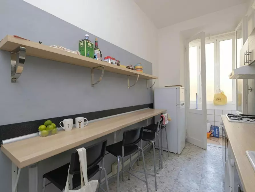 Immagine 4 di Camera condivisa in affitto  in Via Camilla a Roma