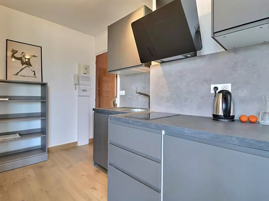Immagine 7 di Appartamento in affitto  in Rue de Vaugirard a Paris