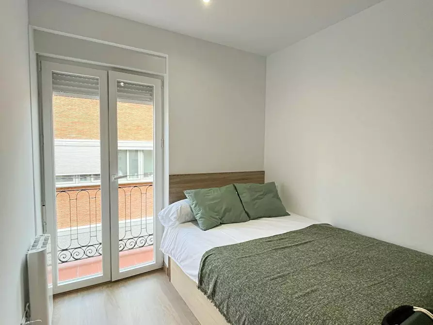 Immagine 10 di Camera in affitto  in Calle de María Bosch a Madrid