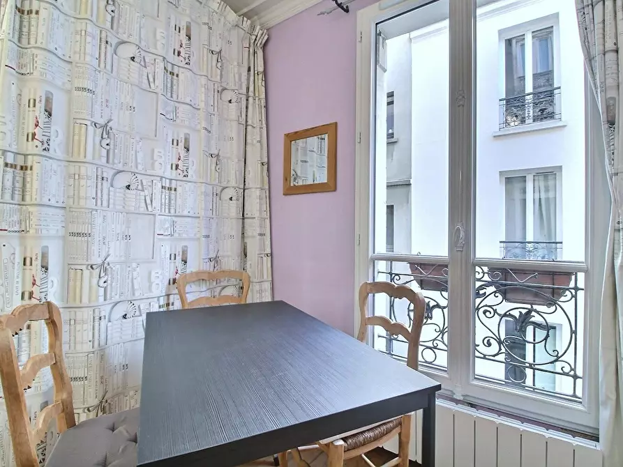 Immagine 6 di Appartamento in affitto  in Rue Baron a Paris 17