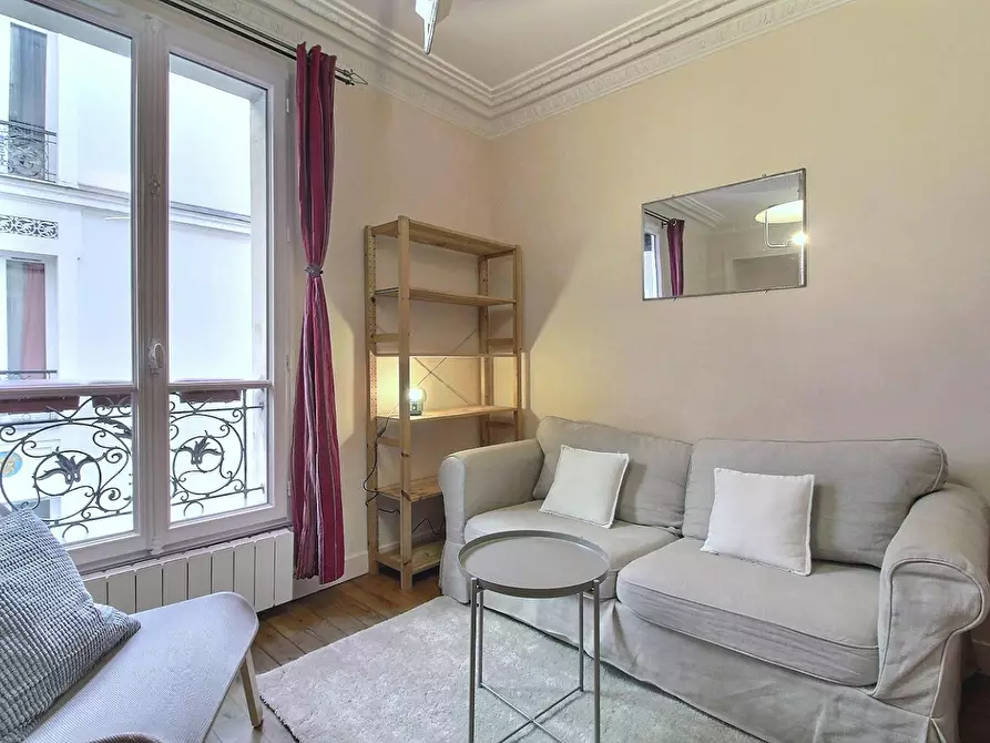Immagine 1 di Appartamento in affitto  in Rue Baron a Paris 17