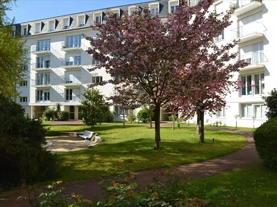 Immagine 2 di Appartamento in affitto  in Boulevard de la Reine a Versailles