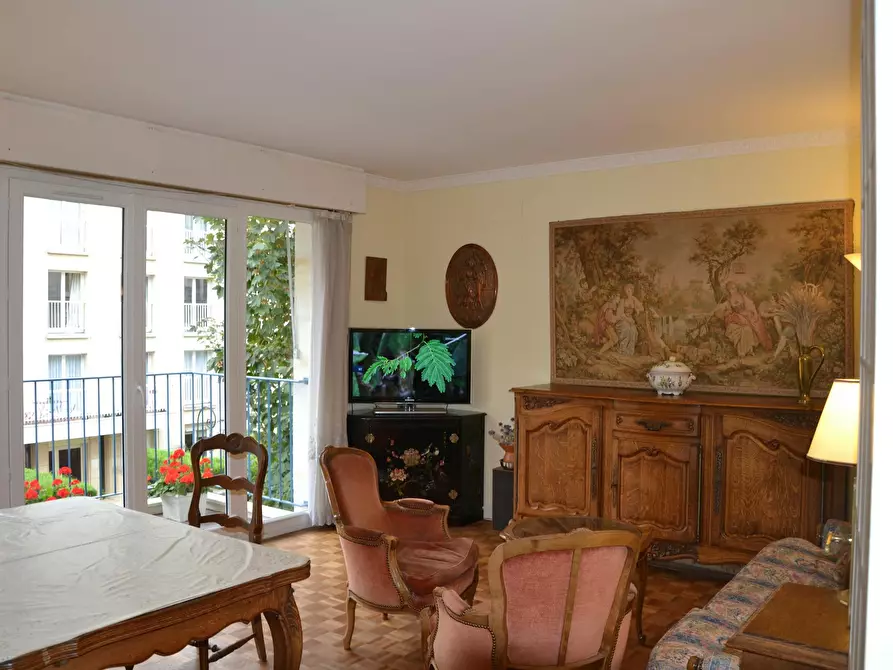 Immagine 8 di Appartamento in affitto  in Boulevard de la Reine a Versailles