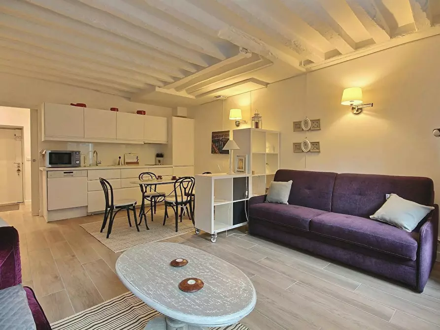 Immagine 5 di Appartamento in affitto  in Rue du Vertbois a Paris 03