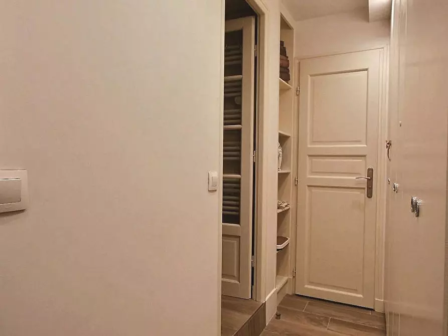 Immagine 3 di Appartamento in affitto  in Rue du Vertbois a Paris 03
