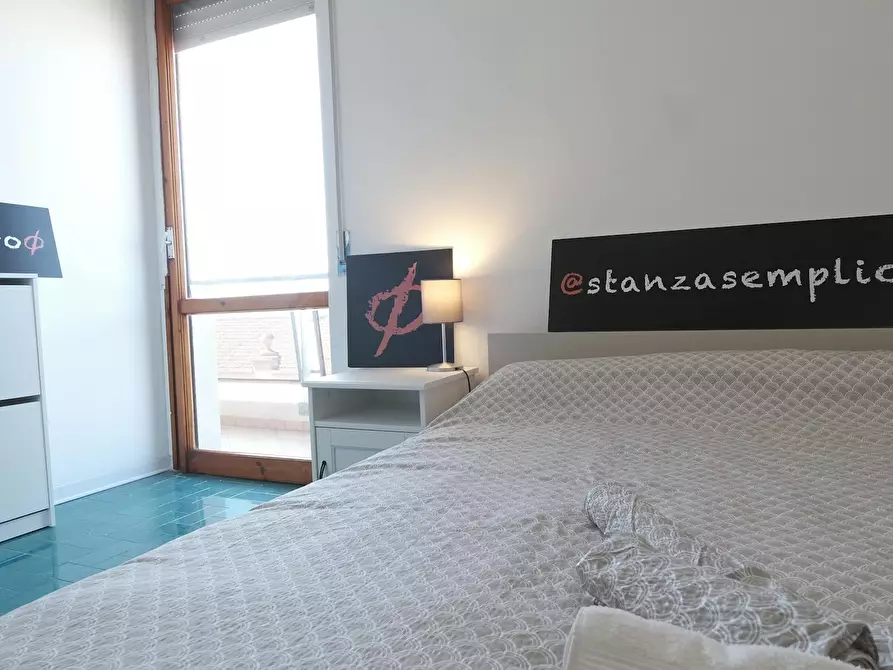 Immagine 10 di Camera in affitto  in Via Savoia a Sassari