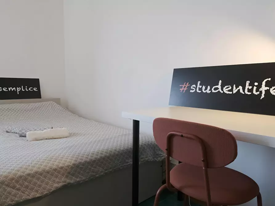 Immagine 5 di Camera in affitto  in Via Savoia a Sassari