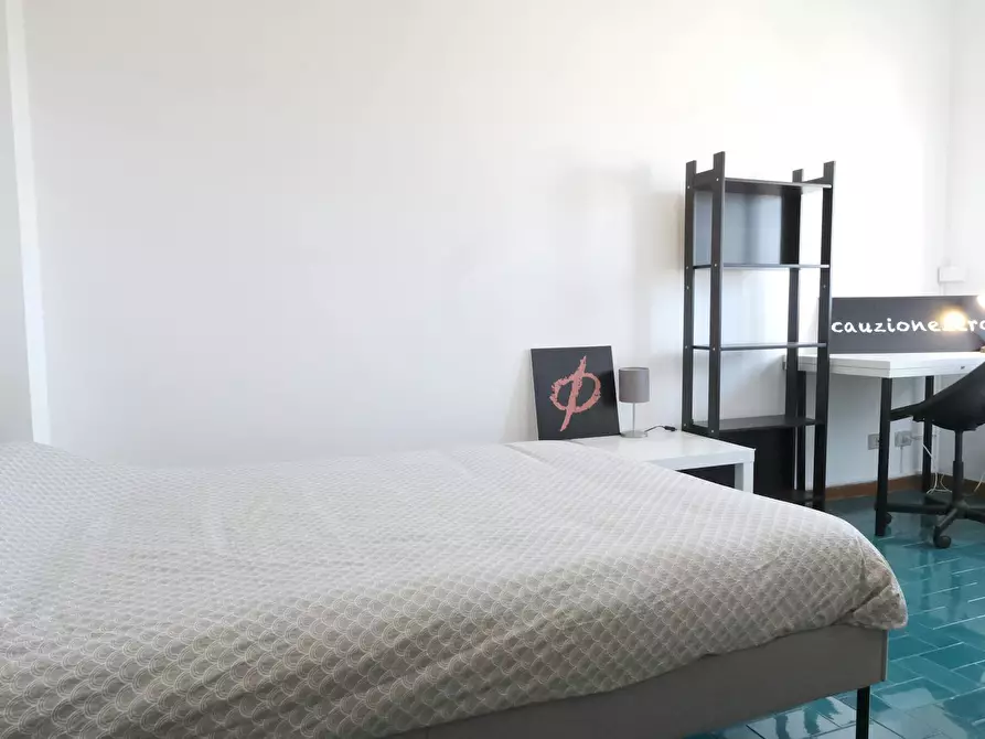 Immagine 4 di Camera in affitto  in Via Savoia a Sassari