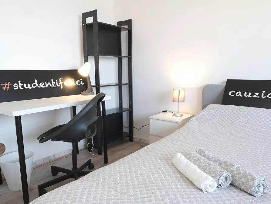 Immagine 4 di Camera in affitto  in Via Savoia a Sassari