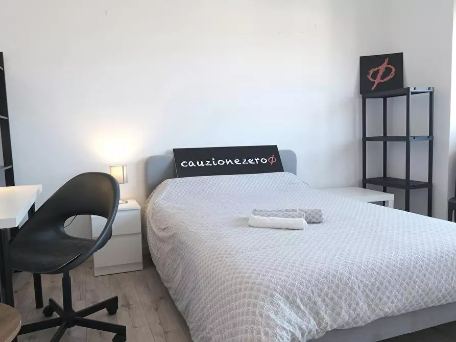 Immagine 8 di Camera in affitto  in Via Savoia a Sassari