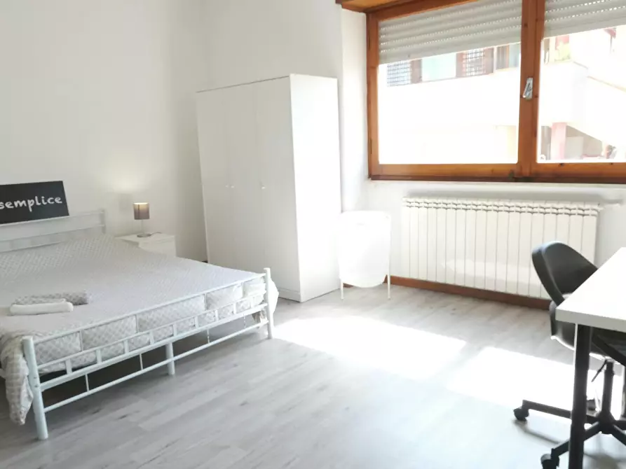 Immagine 3 di Camera in affitto  in Via Savoia a Sassari