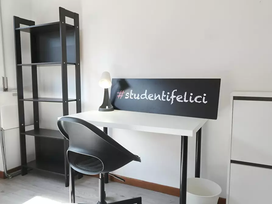 Immagine 4 di Camera in affitto  in Via Savoia a Sassari