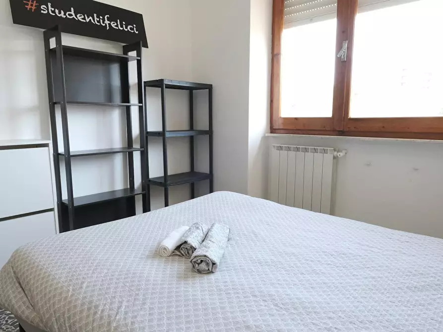 Immagine 3 di Camera in affitto  in Via Savoia a Sassari