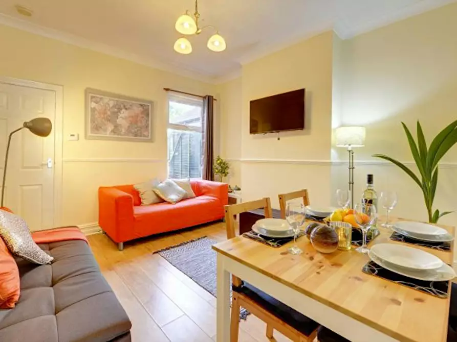 Immagine 6 di Casa indipendente in affitto  in Newcombe Road a 