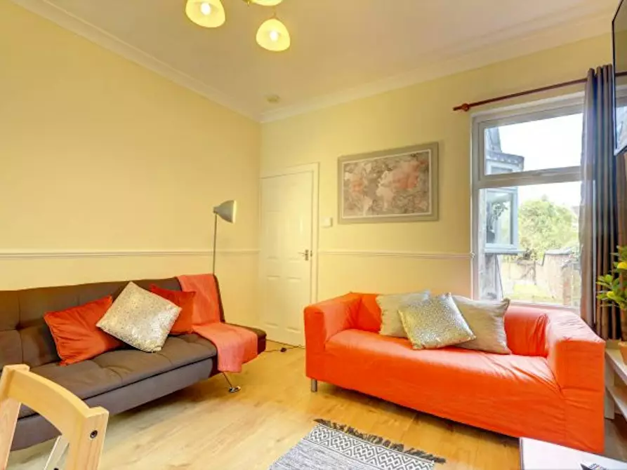 Immagine 7 di Casa indipendente in affitto  in Newcombe Road a 