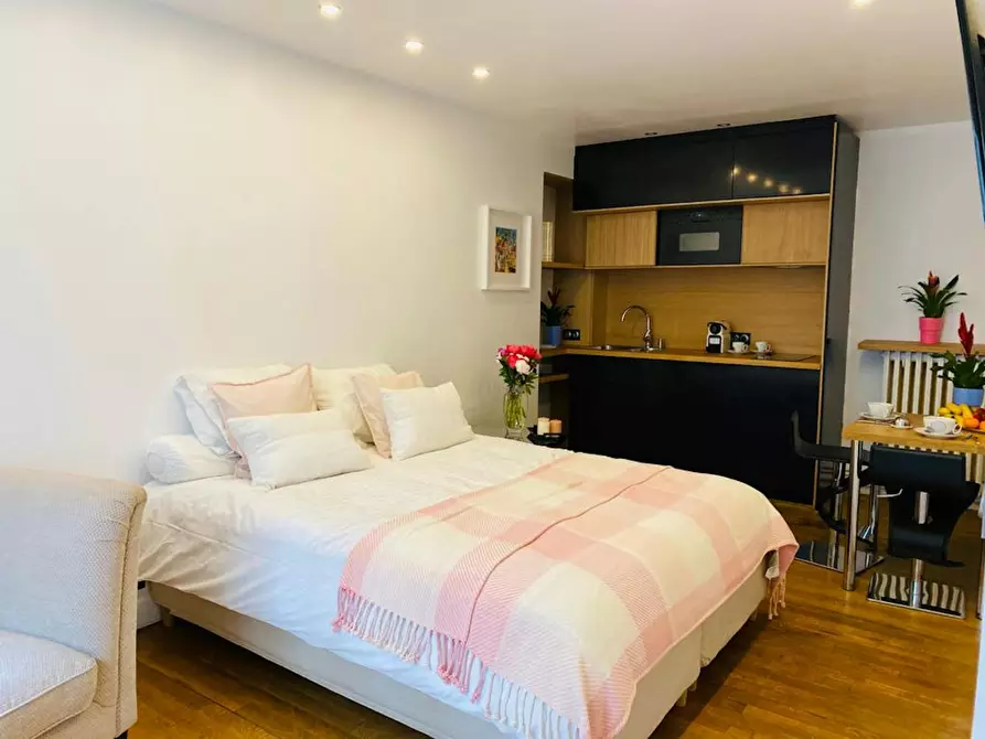 Immagine 2 di Appartamento in affitto  in Rue des Petites Écuries a Paris