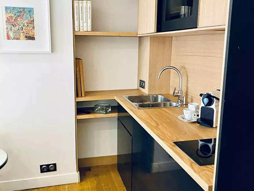 Immagine 8 di Appartamento in affitto  in Rue des Petites Écuries a Paris