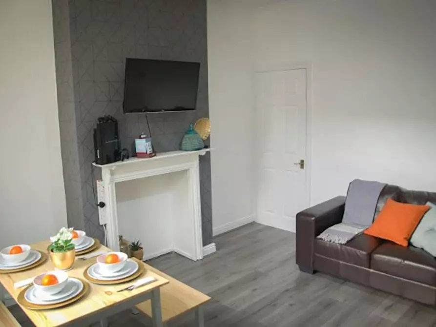 Immagine 2 di Casa indipendente in affitto  in Gulson Road a 