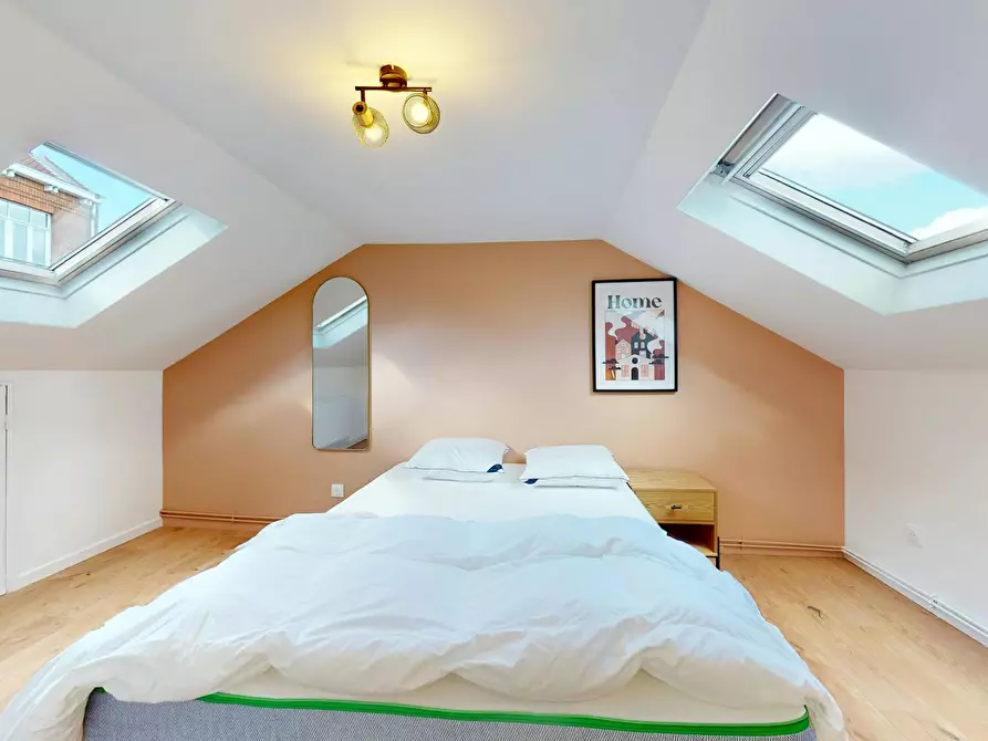 Immagine 1 di Camera in affitto  in Rue de l'Alcazar a Lille