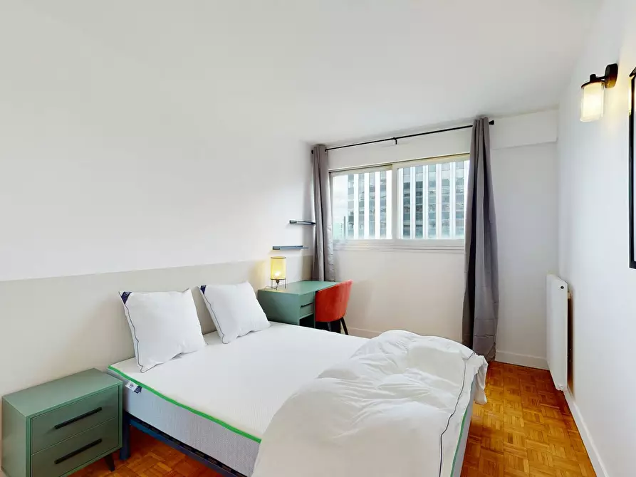 Immagine 1 di Camera in affitto  in Place des Saisons a Courbevoie