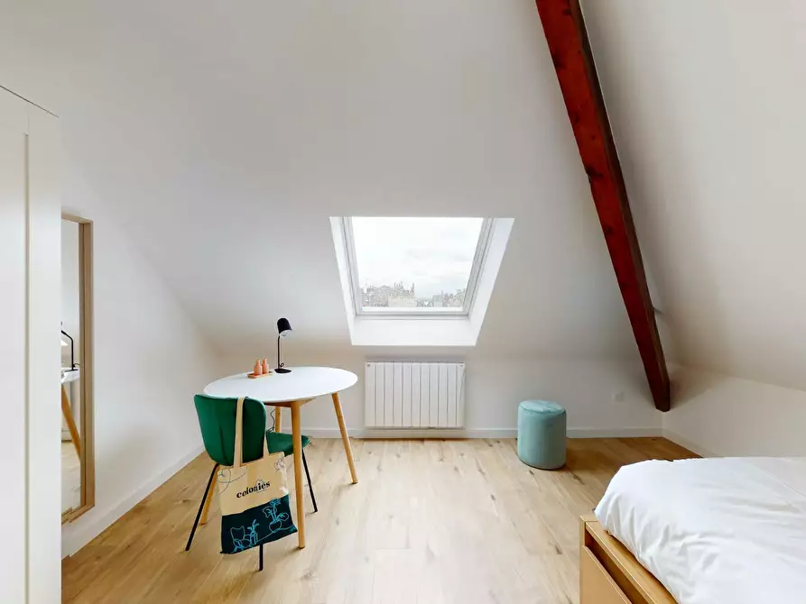 Immagine 1 di Camera in affitto  in Rue du Faubourg de Roubaix a Lille