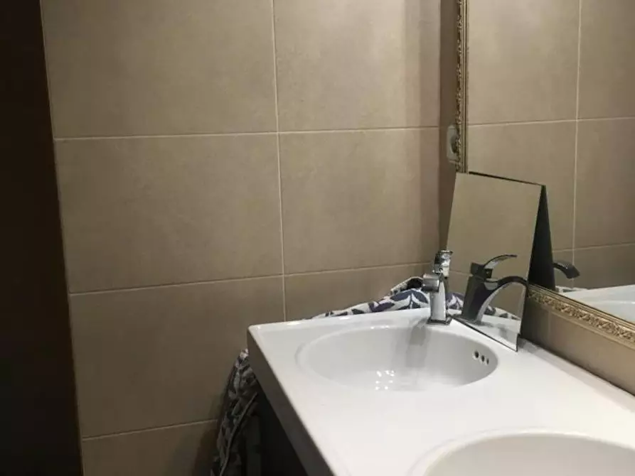 Immagine 6 di Appartamento in affitto  in Calle de Julián Rabanedo a Madrid