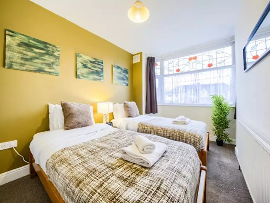 Immagine 8 di Casa indipendente in affitto  in Tile Hill Lane a 