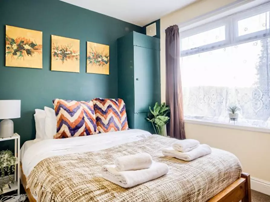 Immagine 4 di Casa indipendente in affitto  in Tile Hill Lane a 