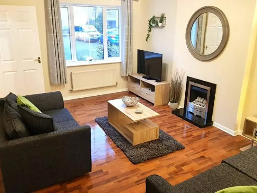 Immagine 2 di Casa indipendente in affitto  in Rodyard Way a 