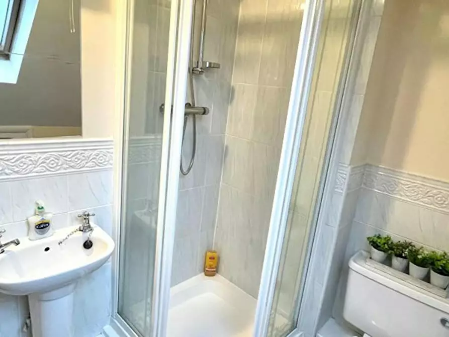 Immagine 6 di Casa indipendente in affitto  in Rodyard Way a 
