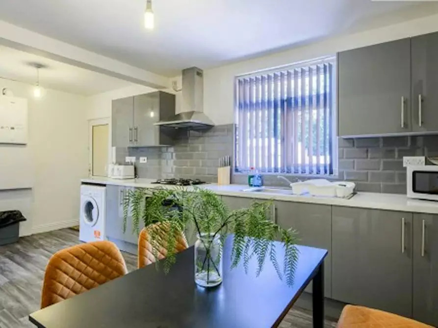 Immagine 9 di Casa indipendente in affitto  in Newfield Road a 