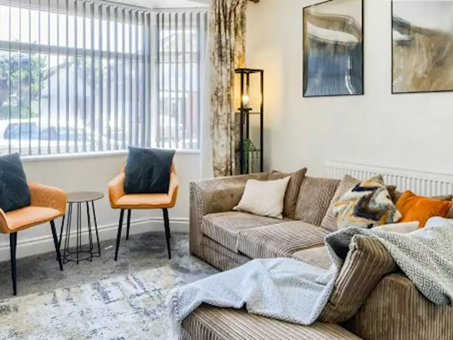 Immagine 2 di Casa indipendente in affitto  in Newfield Road a 