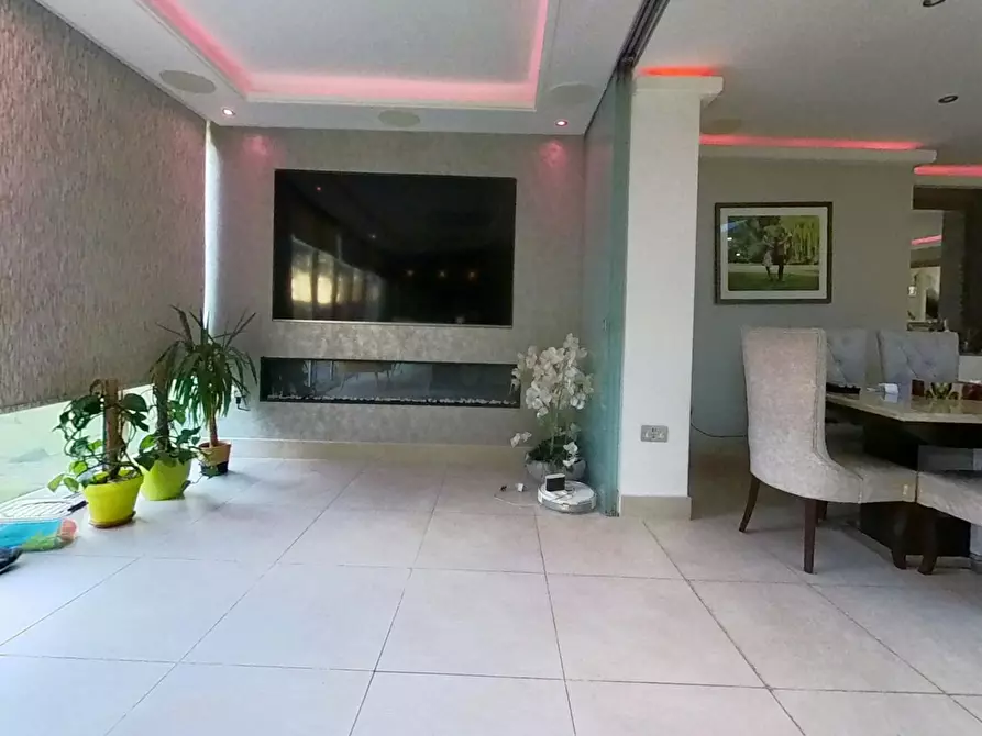Immagine 3 di Casa indipendente in affitto  in Staines Road a Staines