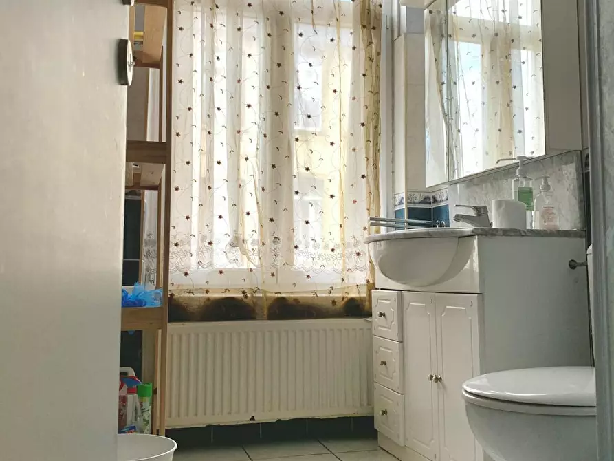 Immagine 5 di Camera in affitto  in Rue Vandeweyer a Schaerbeek