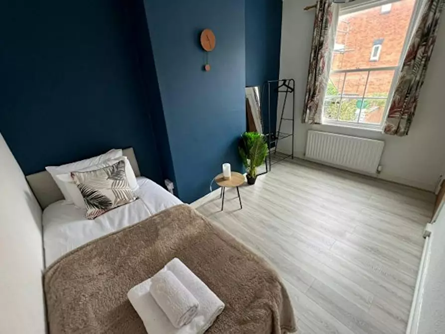 Immagine 8 di Casa indipendente in affitto  in Dover Street a 