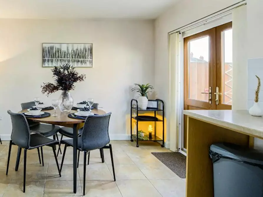 Immagine 5 di Casa indipendente in affitto  in Dudley Street a 