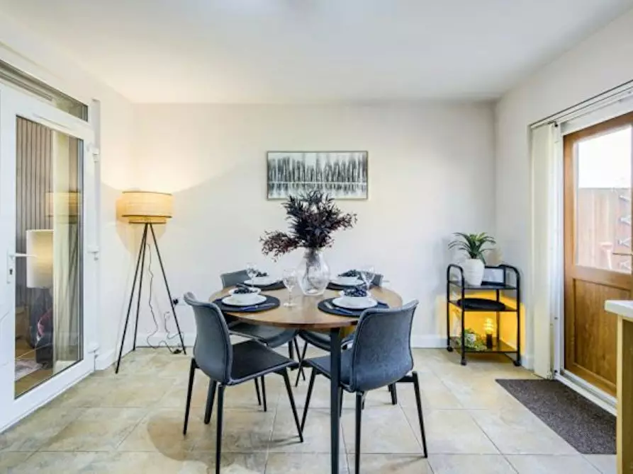 Immagine 3 di Casa indipendente in affitto  in Dudley Street a 