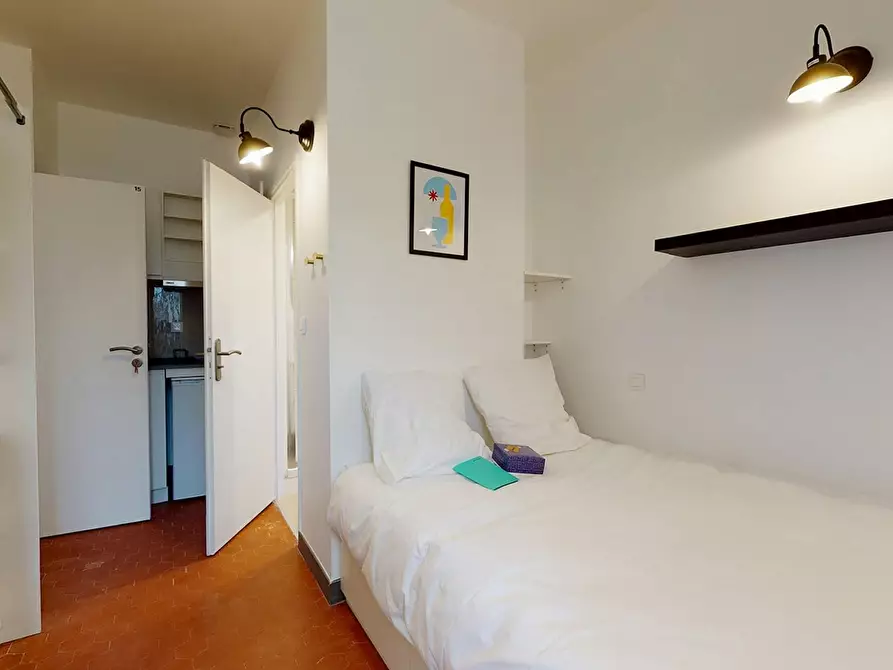 Immagine 1 di Camera in affitto  in Rue de la Clinique a Marseille 04