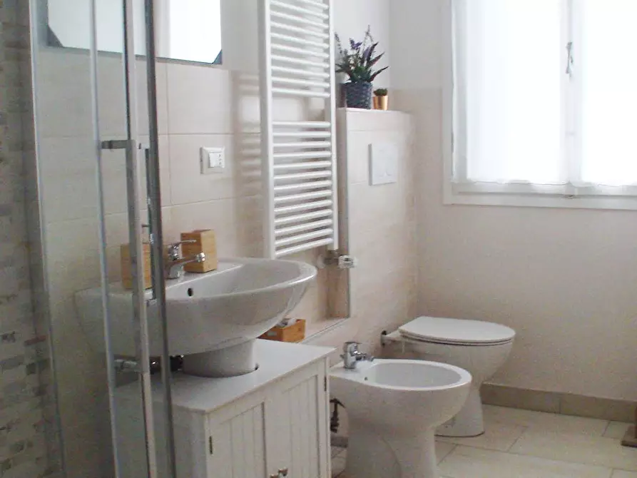 Immagine 7 di Camera in affitto  in Via San Donato a Bologna