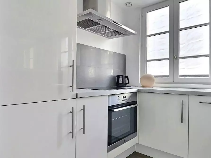 Immagine 8 di Appartamento in affitto  in Rue du Faubourg Poissonnière a Paris