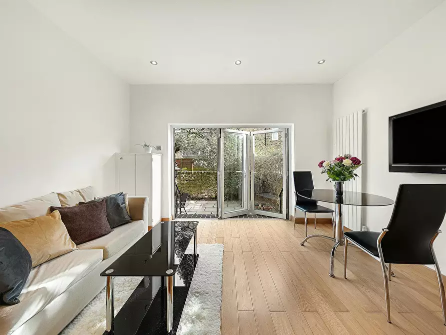 Immagine 5 di Appartamento in affitto  in Moore Park Road a Hammersmith