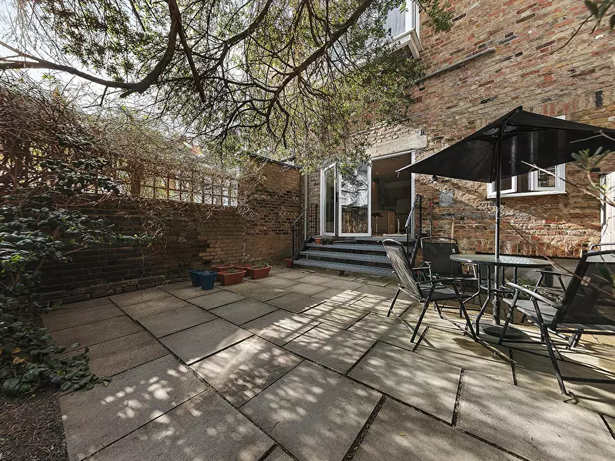 Immagine 2 di Appartamento in affitto  in Moore Park Road a Hammersmith