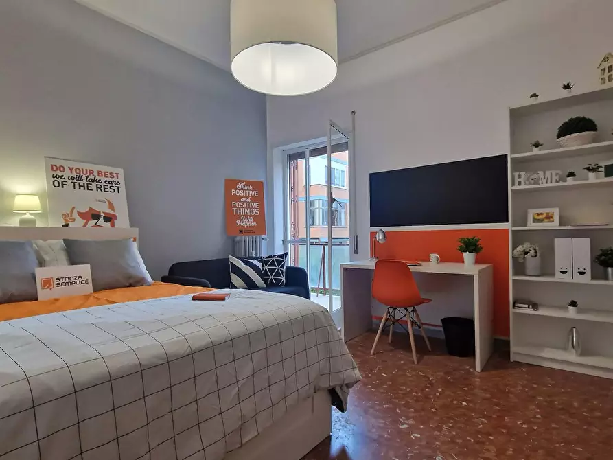 Immagine 2 di Camera in affitto  in Via Attilio Ambrosini a Roma