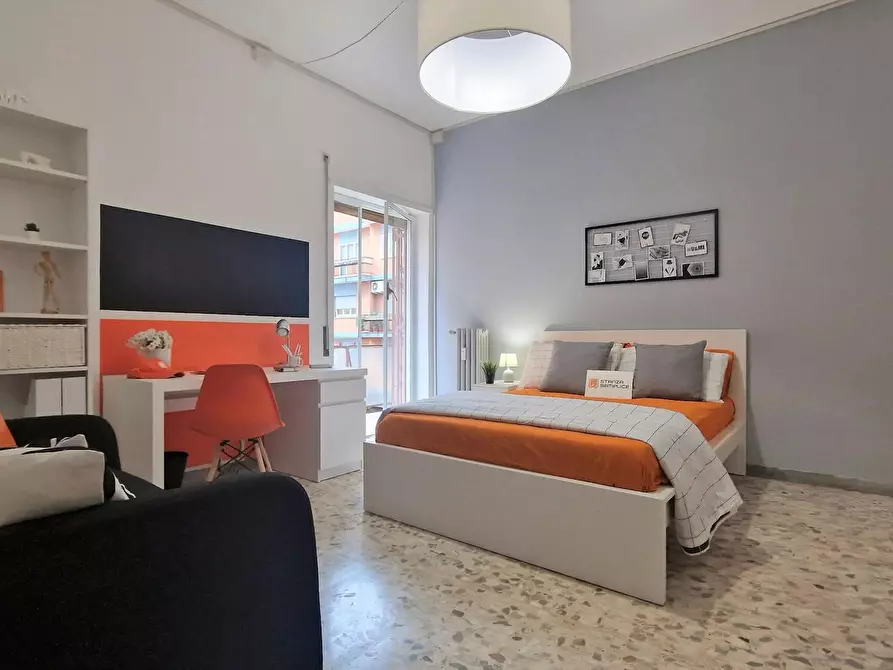 Immagine 2 di Camera in affitto  in Via Attilio Ambrosini a Roma