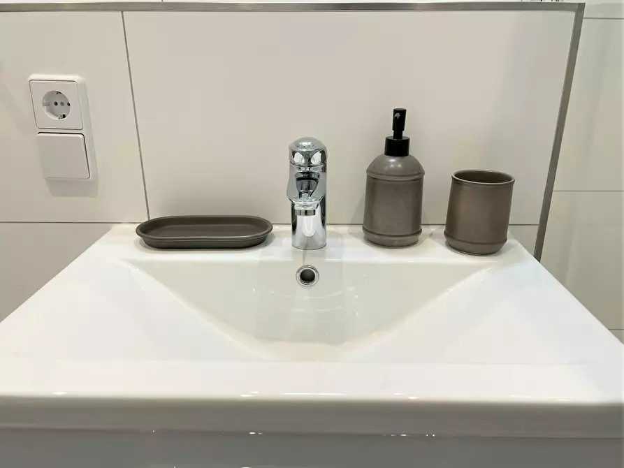 Immagine 9 di Appartamento in affitto  in Guineastraße a Berlin
