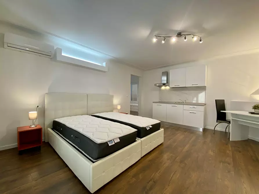 Immagine 1 di Appartamento in affitto  in Via Monte Grappa a Bologna