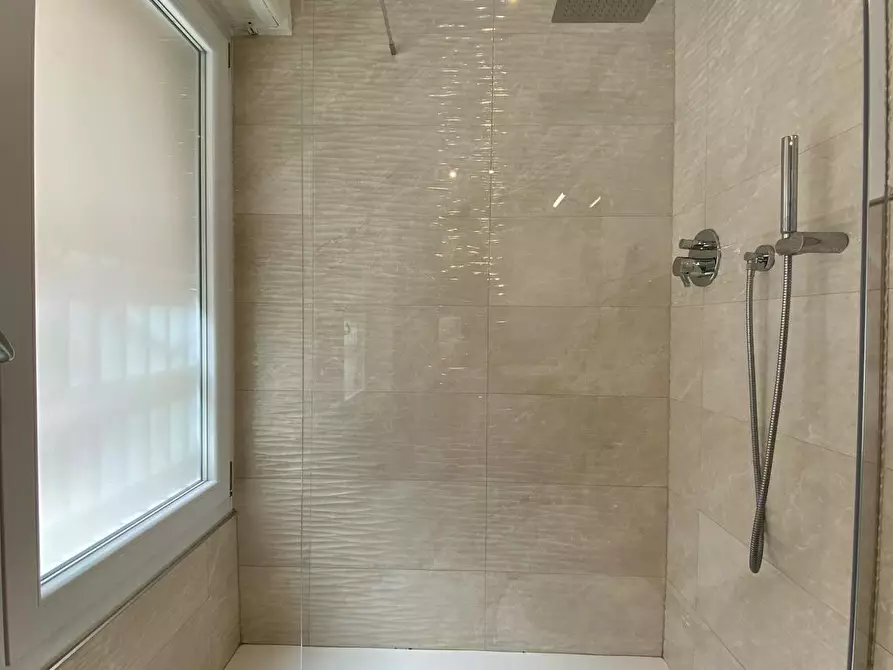 Immagine 6 di Appartamento in affitto  in Via Monte Grappa a Bologna